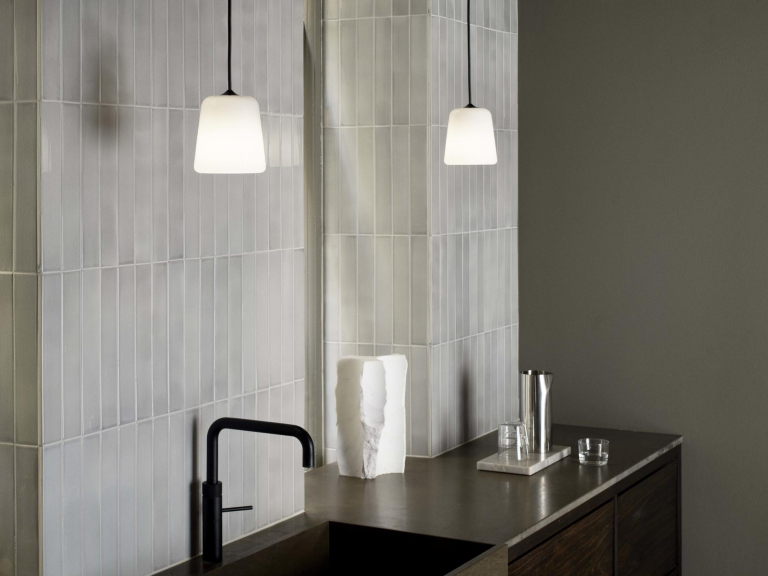 New Works Material hanglamp Ø13 zwart snoer, donkergrijs beton