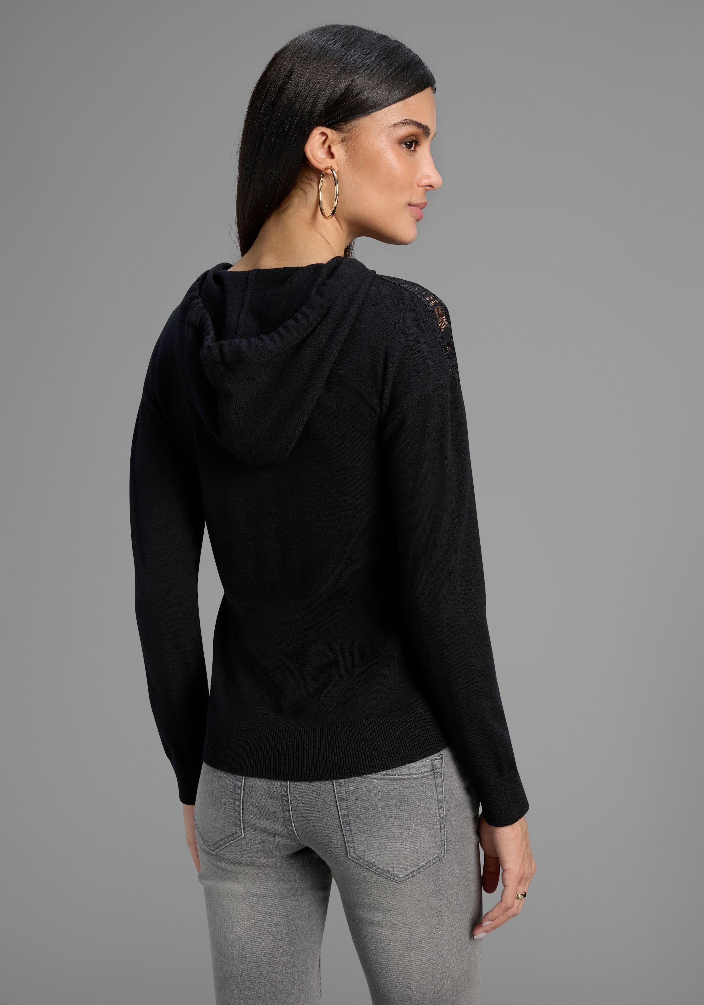 Laura Scott Kapuzenpullover , kuscheliger Winterstrick mit femininem Spitzeneinsatz
