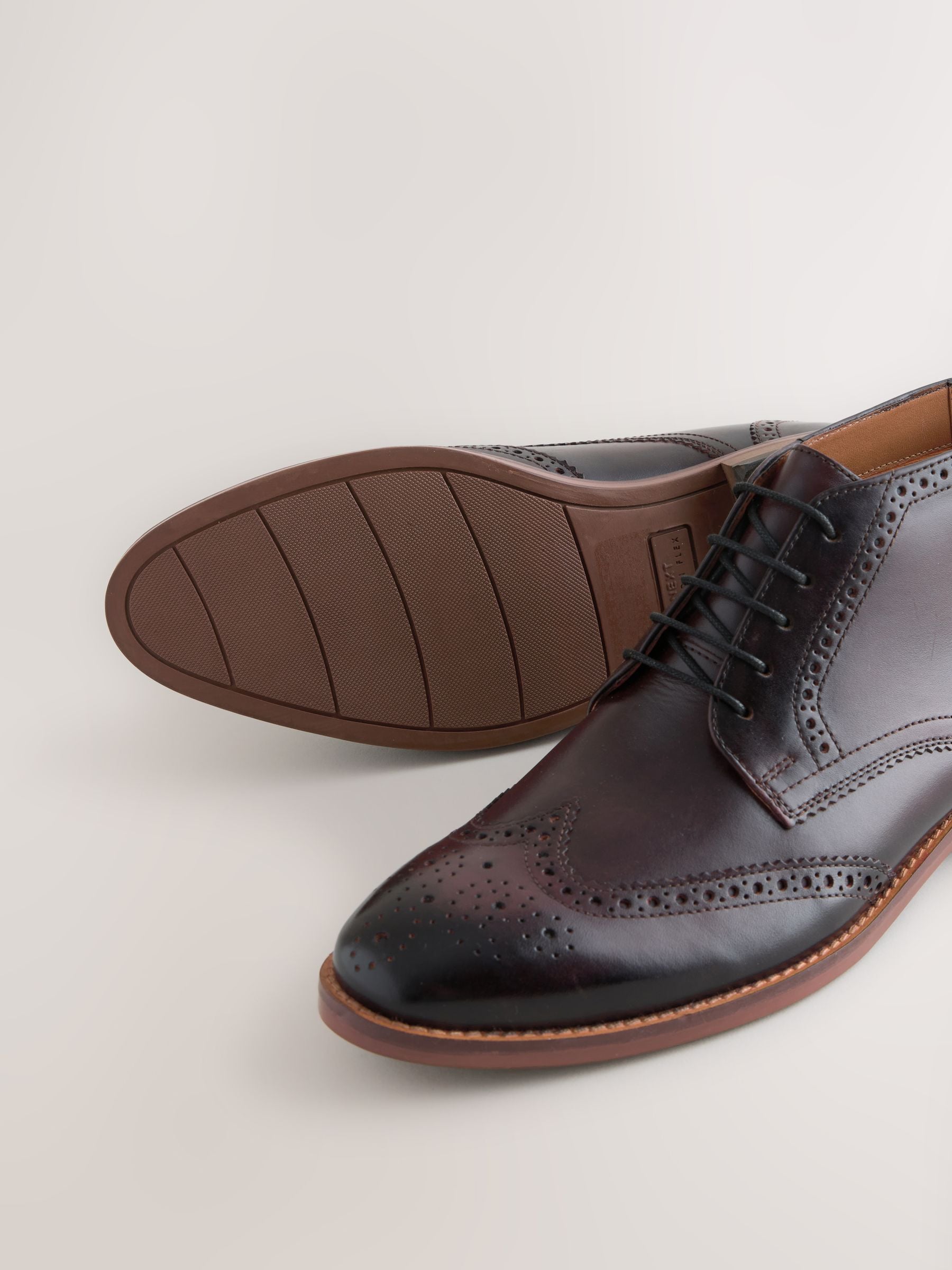Bordeauxrood - Smart Brogue Leather Boots