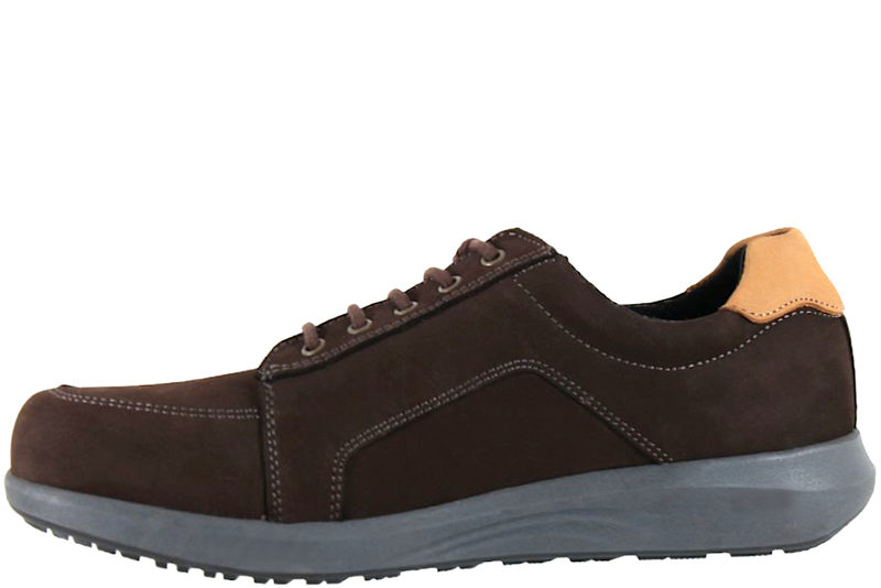 NEW FEET SNØRESKO I MØRKEBRUNT NUBUCK