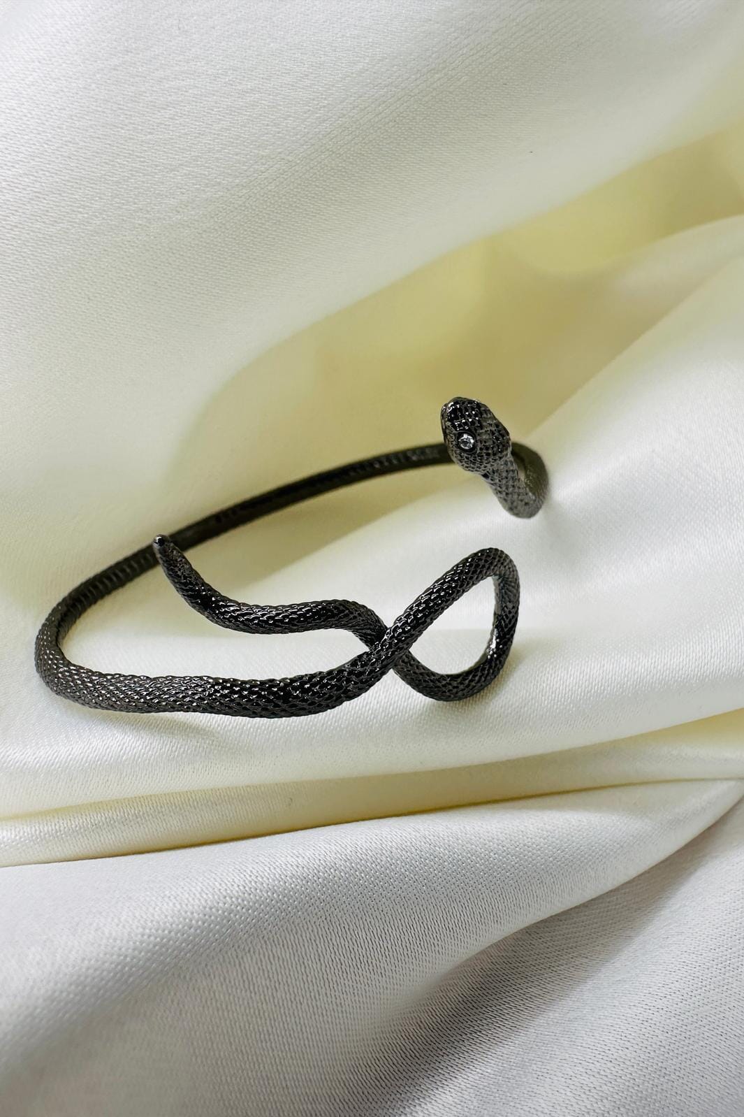 O element Poison Snake Baracelet black