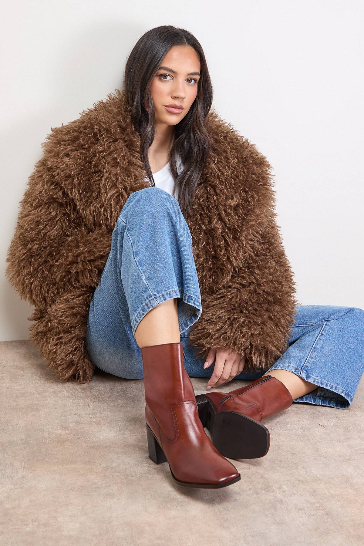 Oasis Bottine Chelsea Lauren en Cuir à Talon Bloc Mi-Hauteur