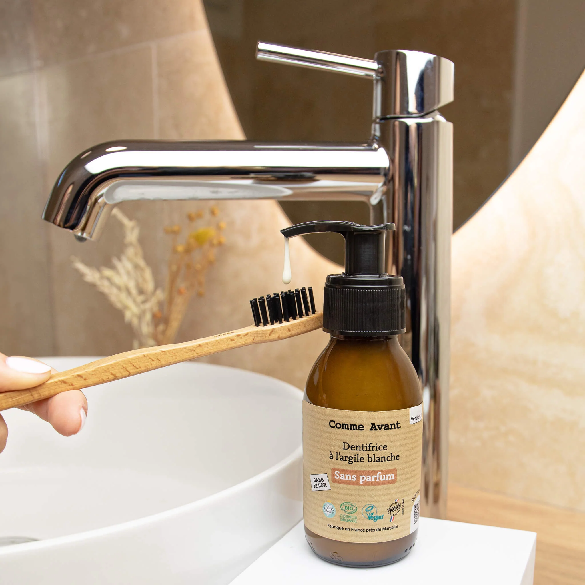 Dentifrice en pâte à l'argile blanche - Version 2 - 1 dentifrice - 90ml / 1 brosse à dents en bois