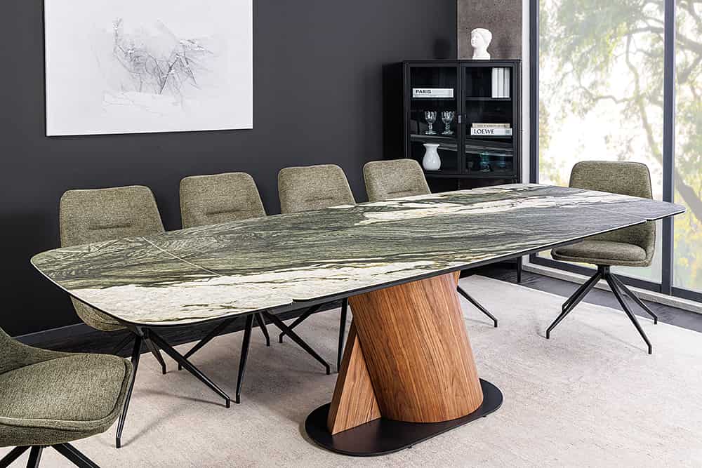 Ausziehbarer Esstisch ELEMENTS 180-260cm taupe grau spanische Keramik Walnuss Gestell