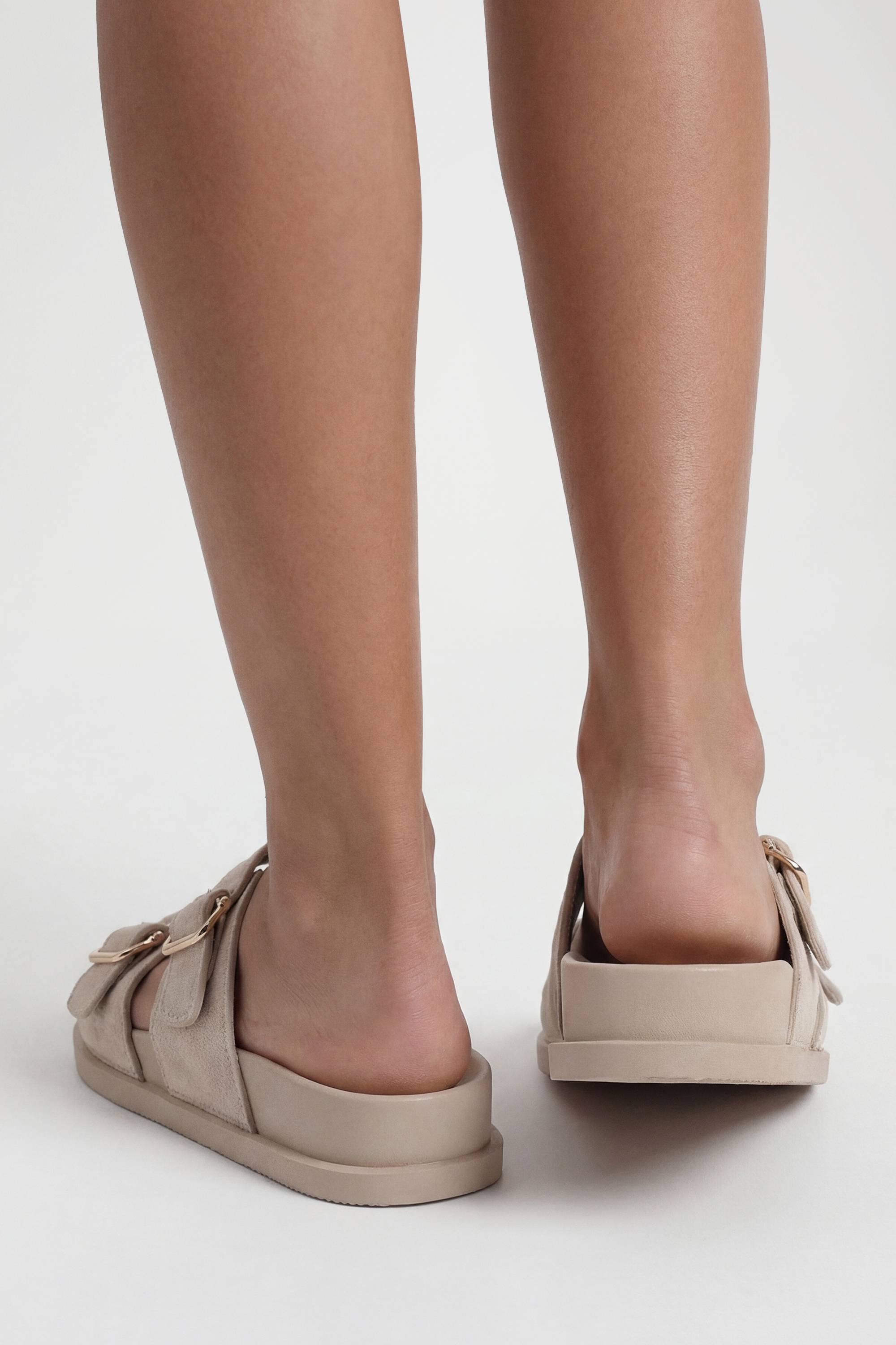 boohoo Sandales À Double Boucle Réglable Avec Semelle Anatomique En Lin