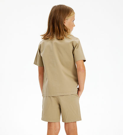The New Shorts - TnKristian - Maisstängel