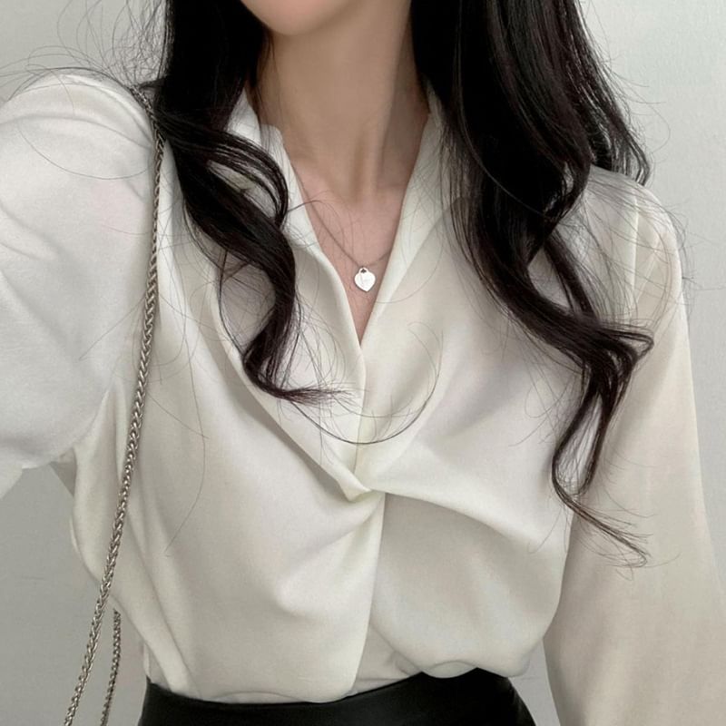 Trisica - Blouse met V-hals en gedraaide voorkant