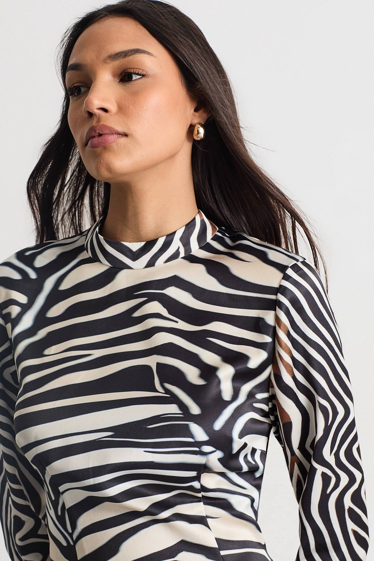 Warehouse Robe Longue à Panneaux en Satin Imprimé Zèbre