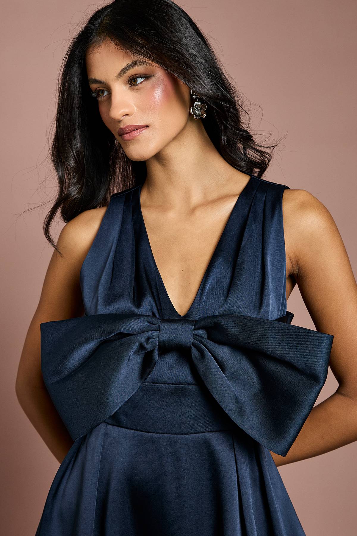 Coast Robe Mi-Longue en Satin Petite Taille avec Détail Nœud
