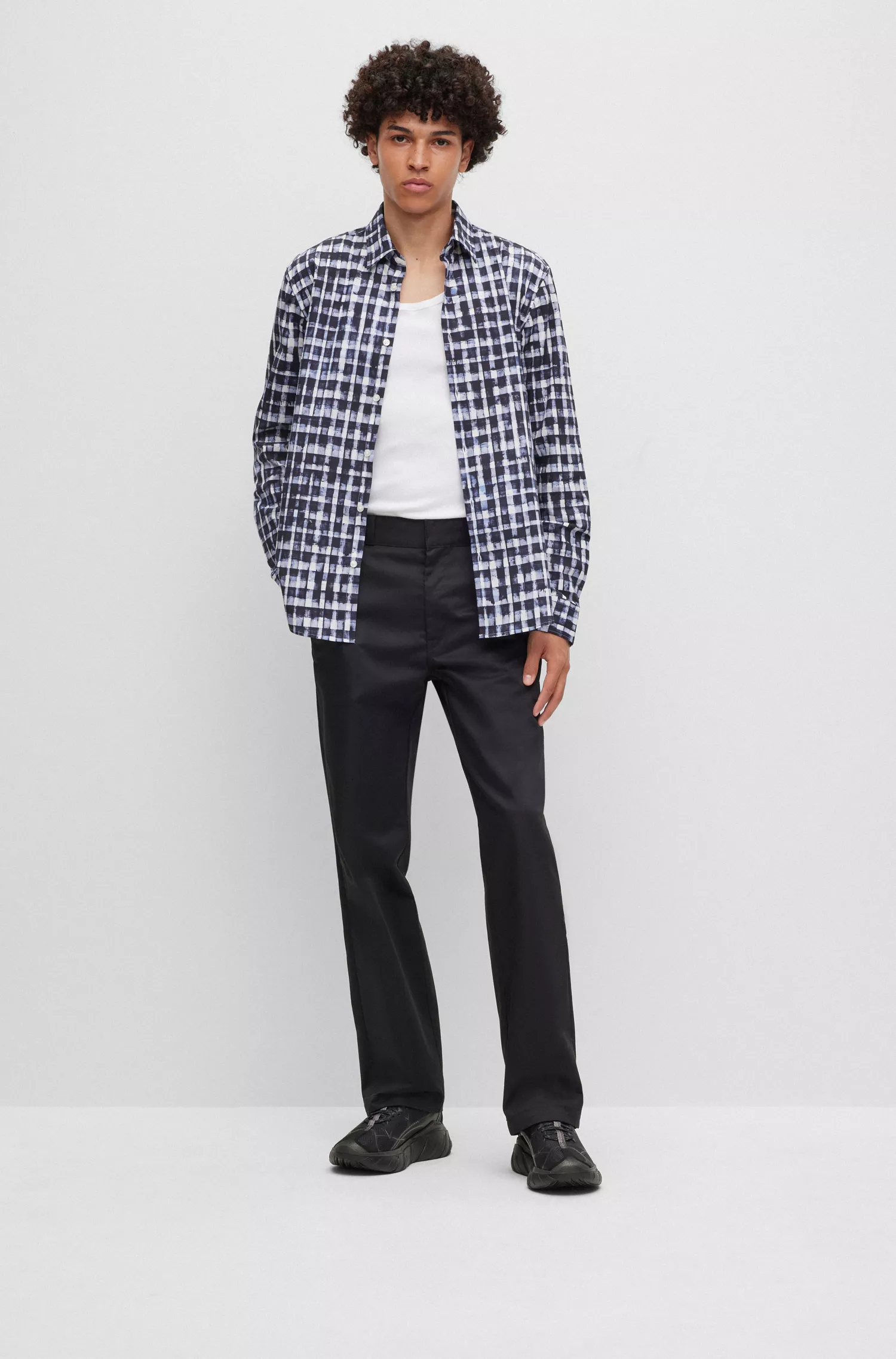 Camisa HUGO vermelha, corte slim, em algodão orgânico estampado com elastano.