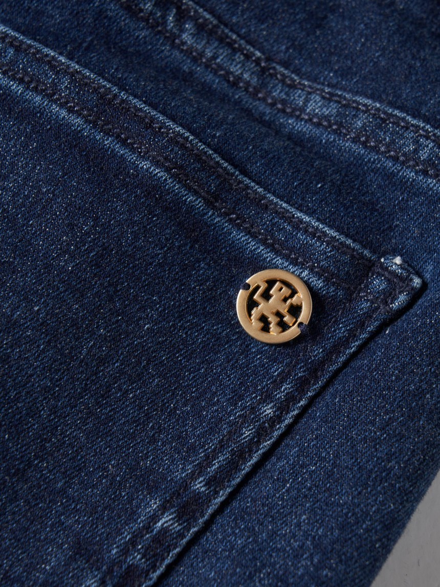 Calças denim com franjas