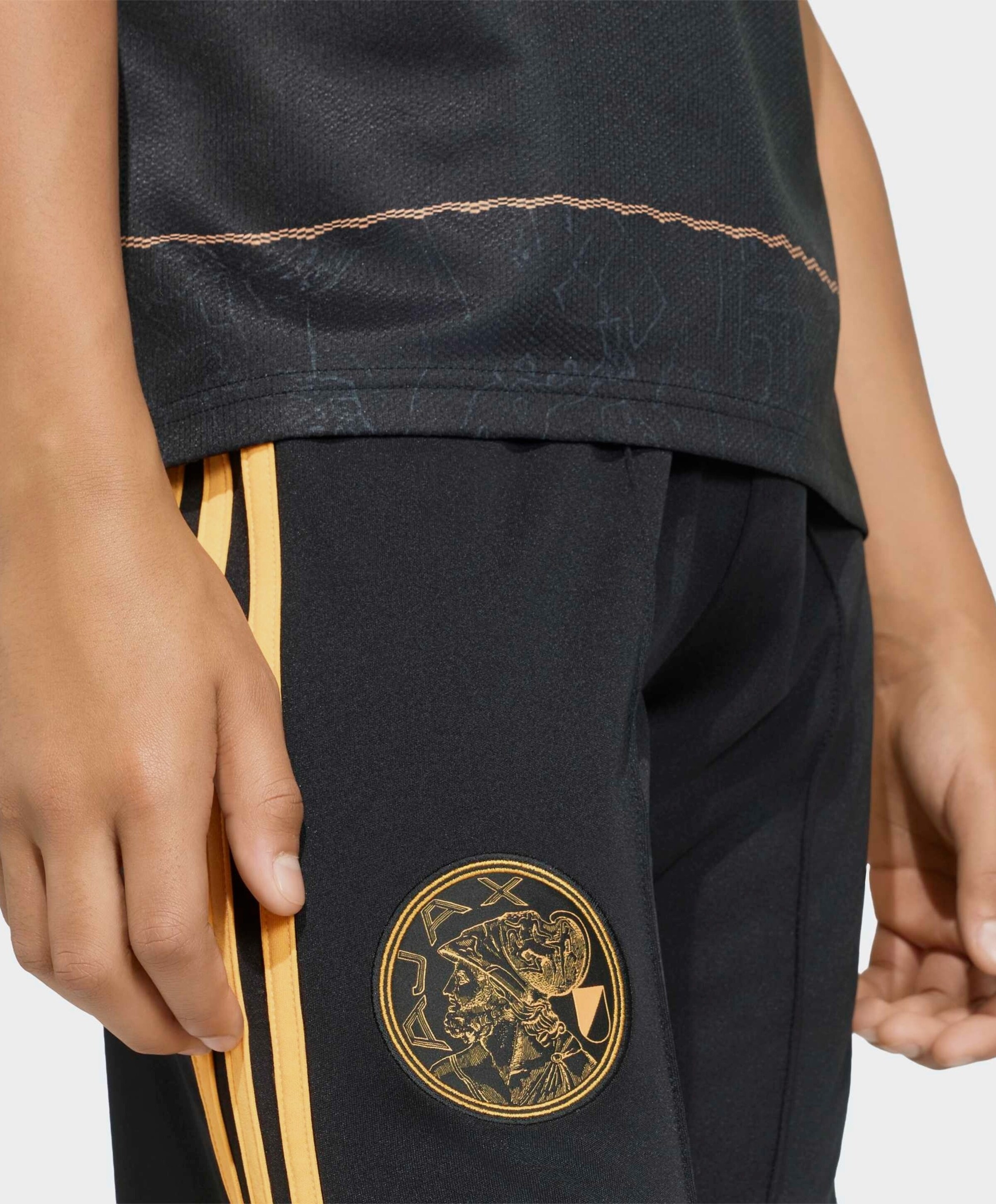 Adidas AJAX A SHO Y jongens shorts zwart