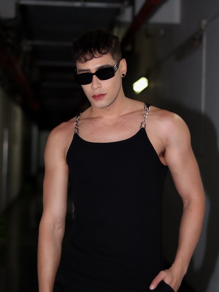 Bjorn - Tanktop met kettingbandjes en effen breisel