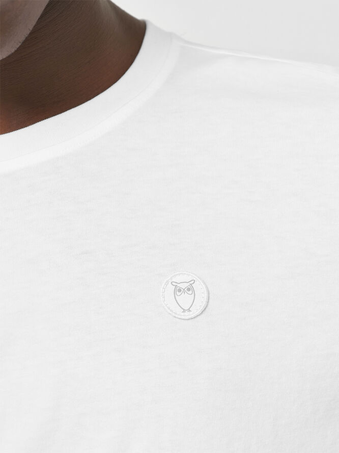 Knowledge Cotton Apparel LOKE badge tee - Regenerative Organic Certified� - GOTS/Vegan Hvid