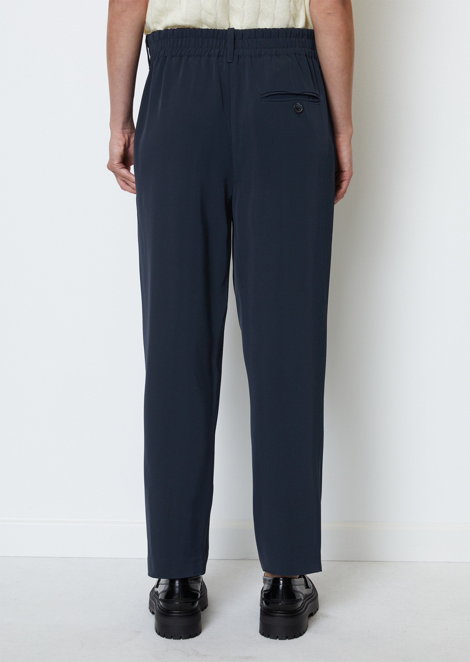 Barrel-Schlupfhose mit elastischem Bund aus fließendem Viskose-Mix-Twill