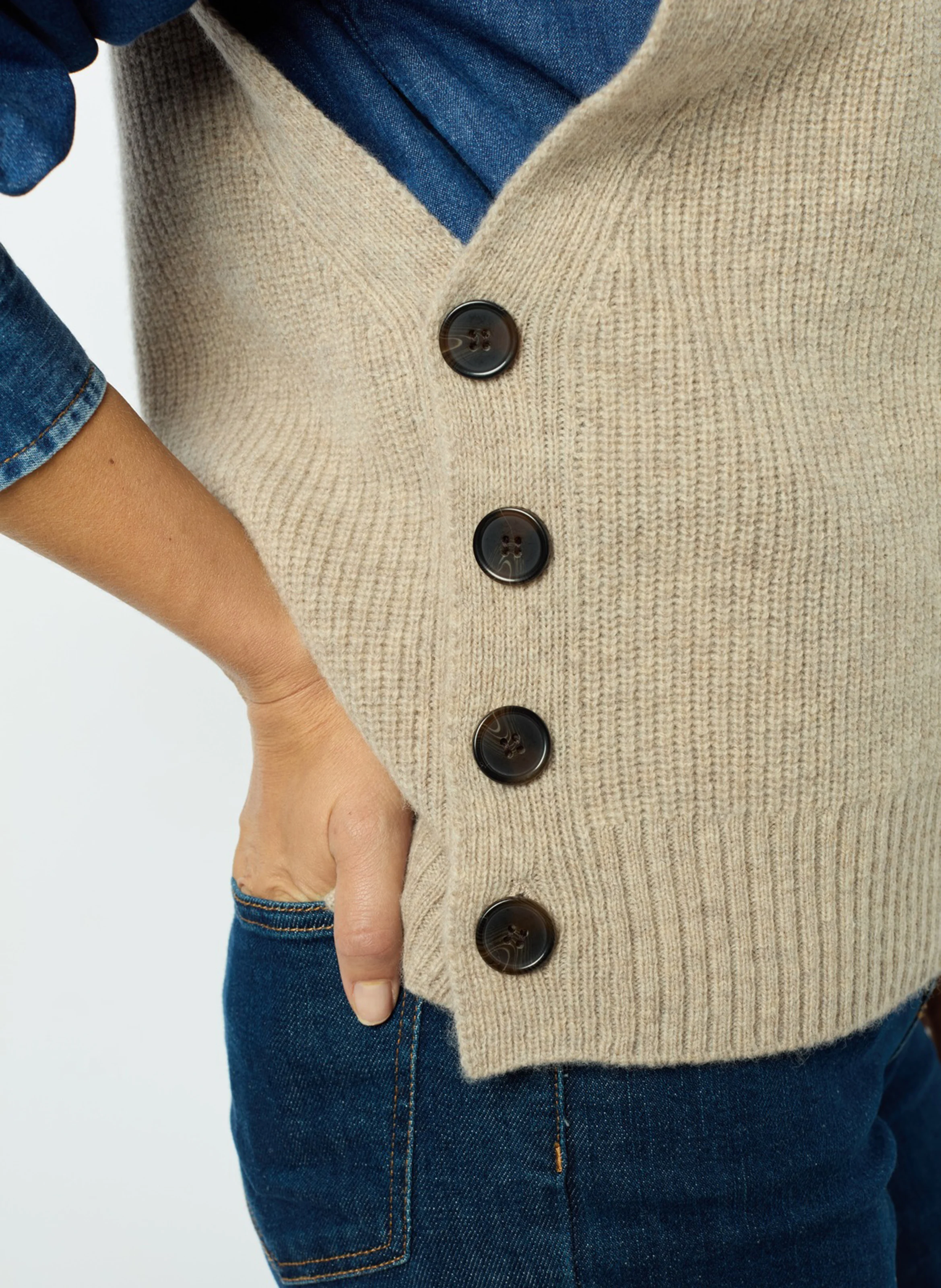 JULIETTA - Pull col V sans manches en laine | Beige