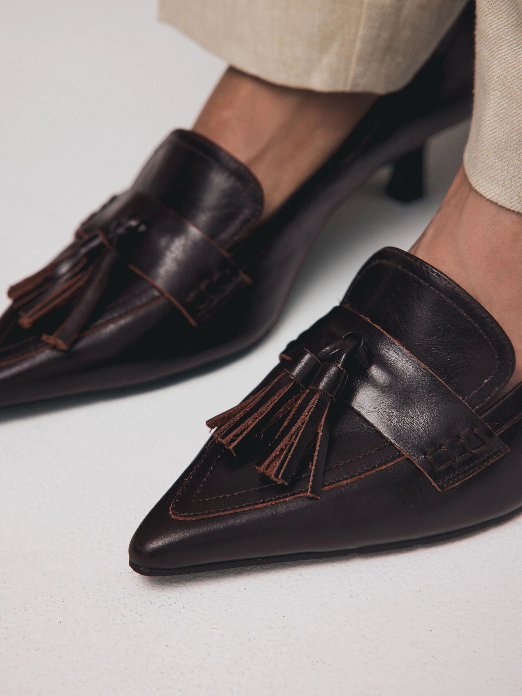 Chocoladebruin - Premium Leather With Motionflex Point Toe Tassel Heels Loafers