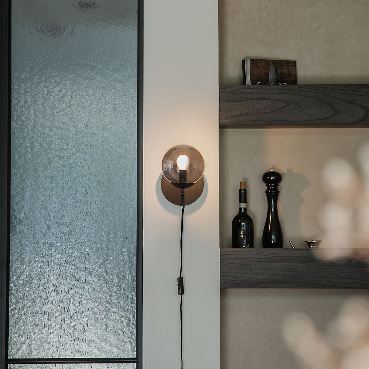 Art Deco wandlamp zwart en smoke glas - Flore