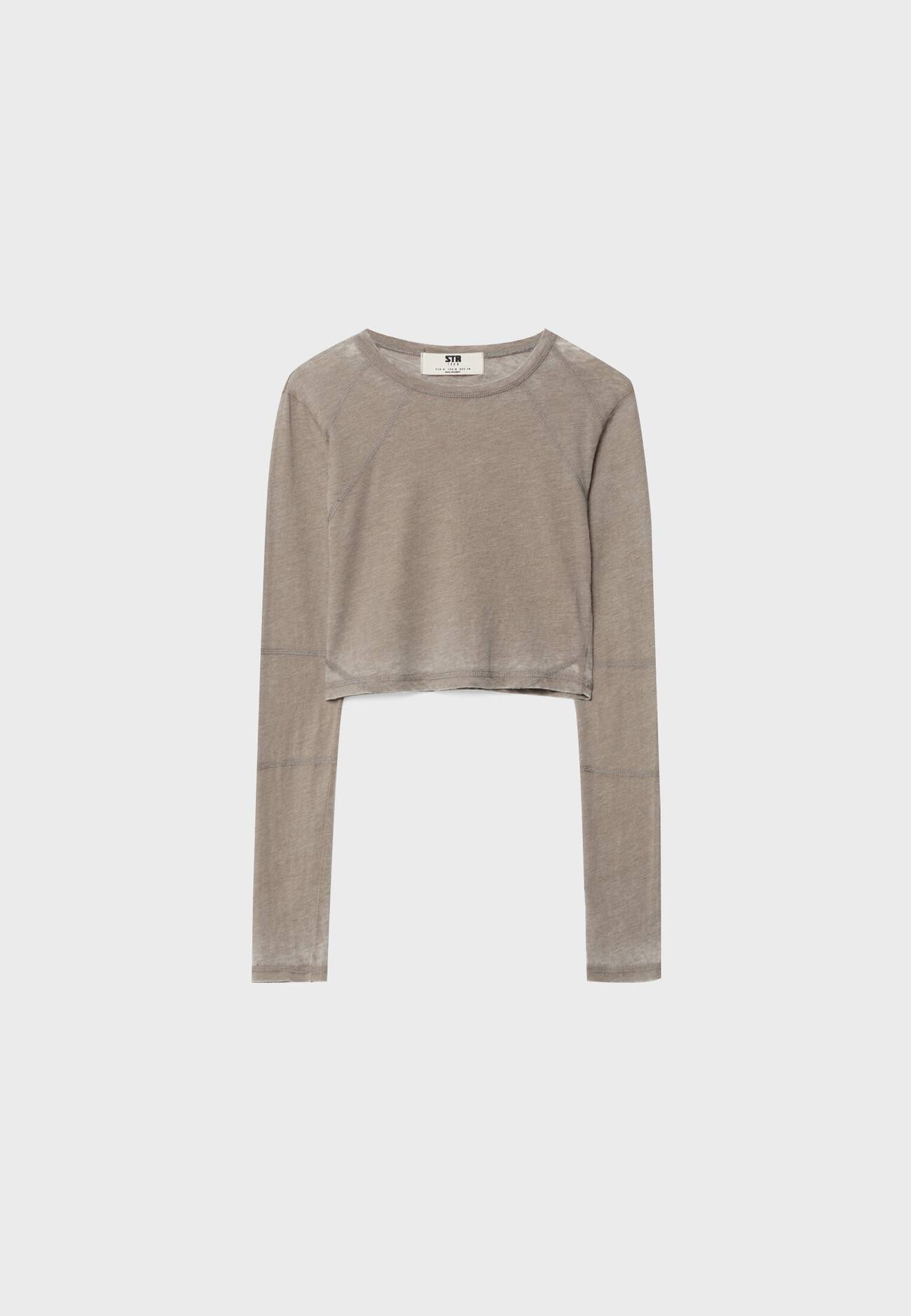 Camiseta com mangas raglan