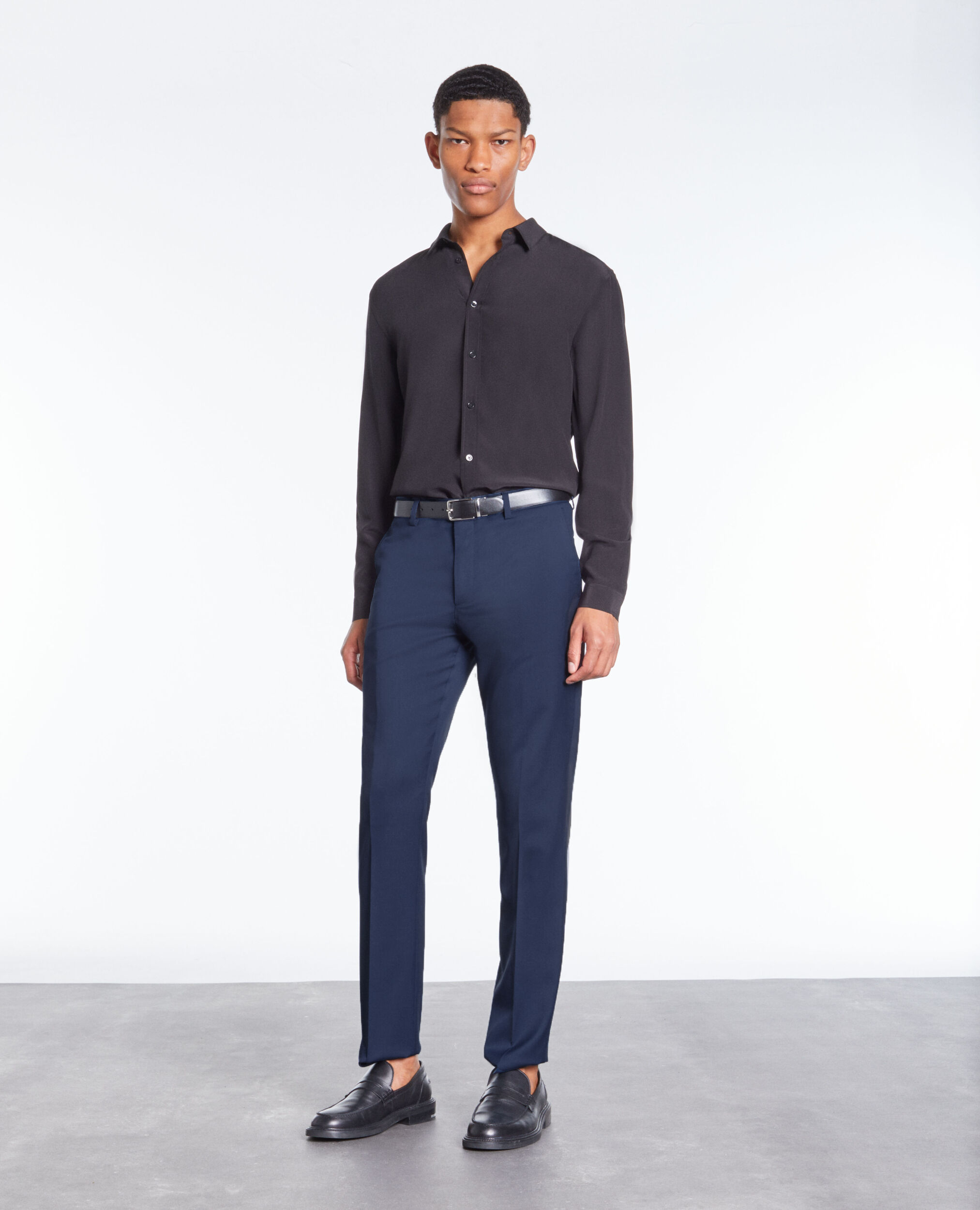 Pantalon de costume bleu en laine