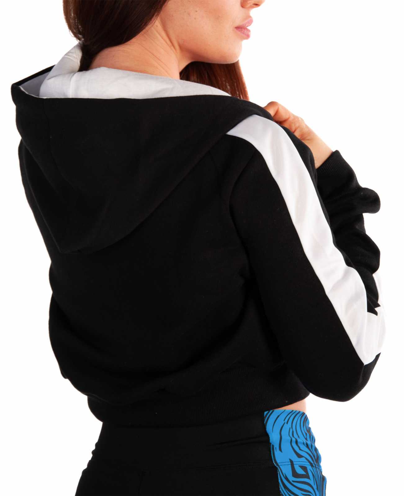 Moletom cropped Zumub EST. 2010 na cor preta