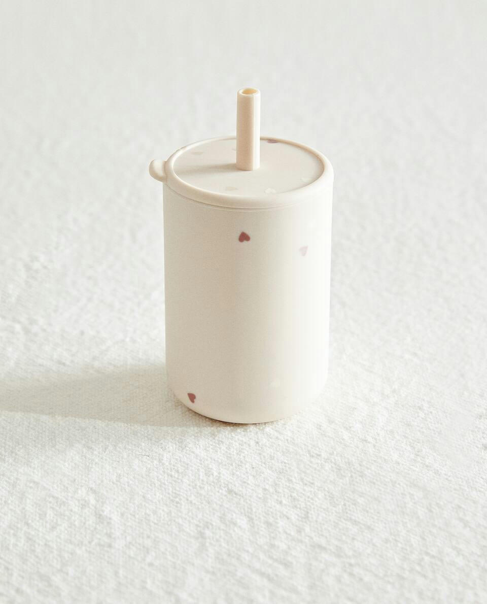 COPO DE SILICONE EM FORMATO DE CORAÇÃO COM CANUDO