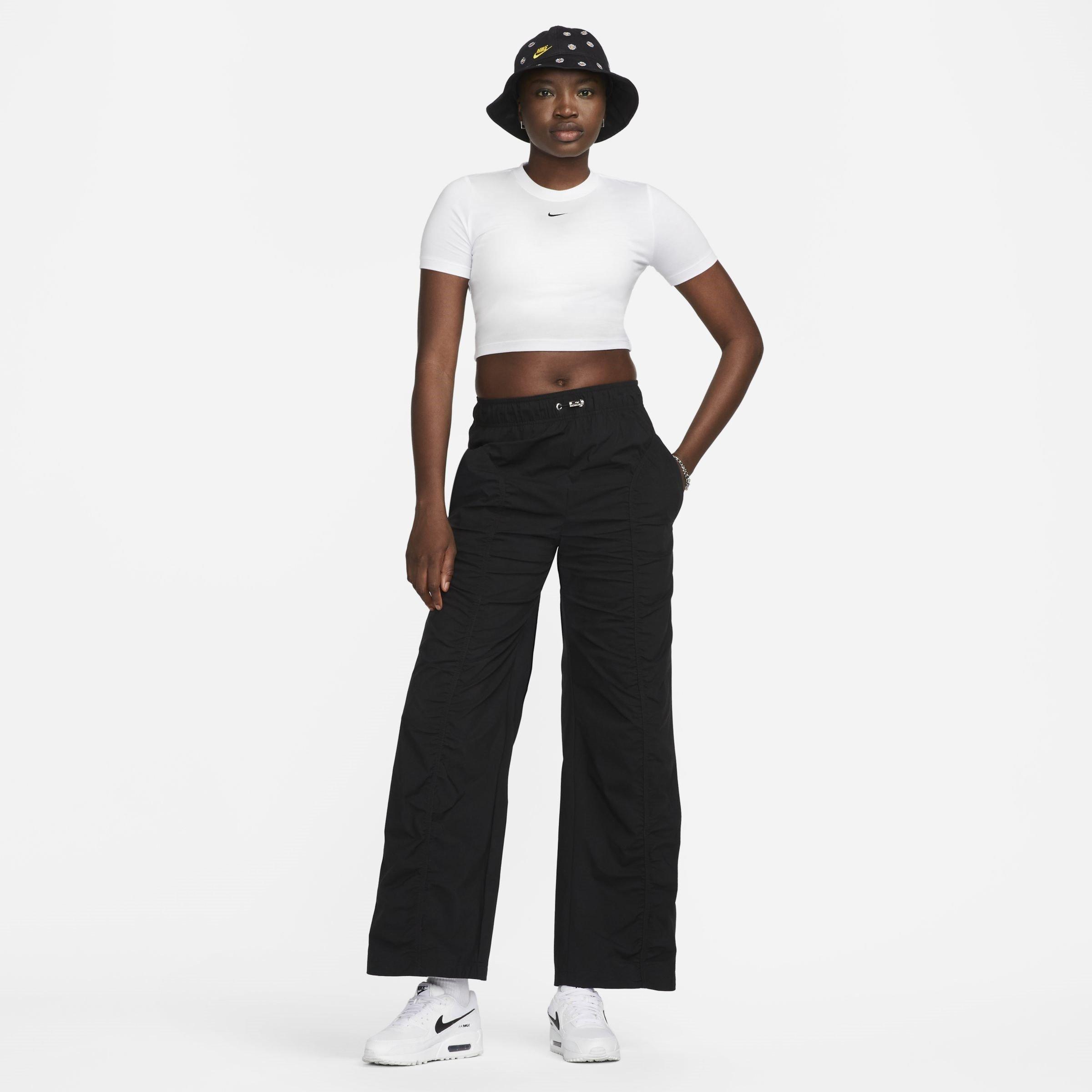 Nike Sportswear Essential Womens Slim Fit Crop T Shirt