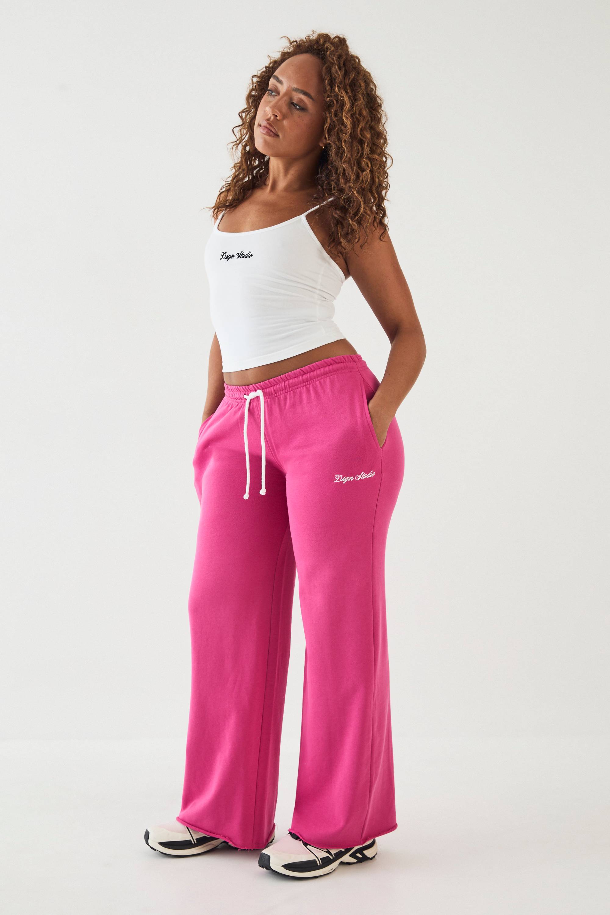 Jogger Droit Dsgn Studio À Taille Basse Avec Cordon De Serrage Contrasté Et Molleton Bouclette
