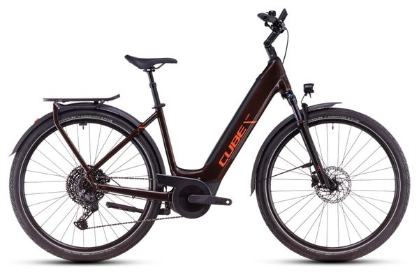 VTC Électrique Cube Touring Hybrid Pro 625 Easy Entry Shimano Cues 11V 625 Wh 700 mm Marron Orange Cinnamon 2025