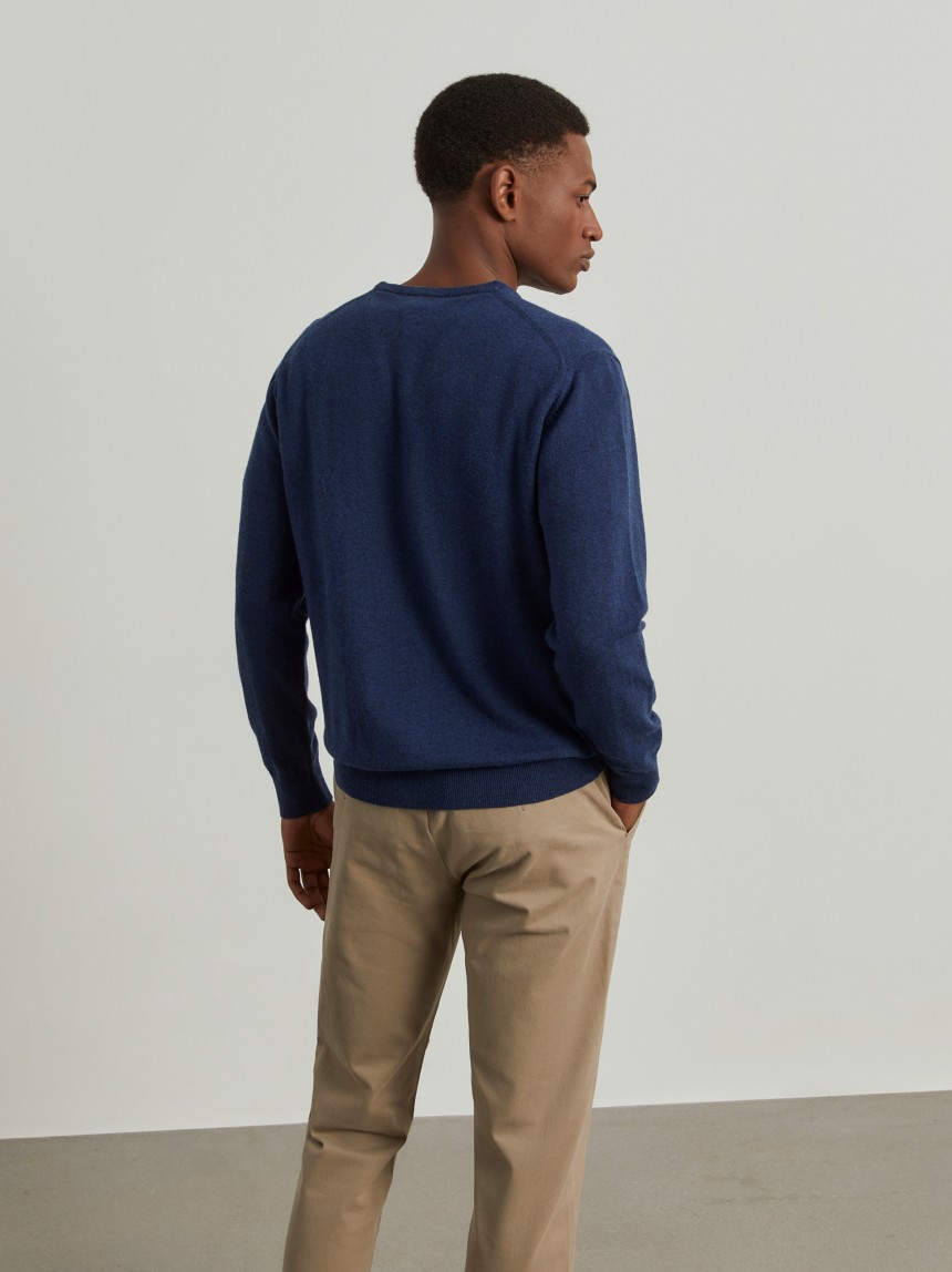 Pullover de lã decote em V