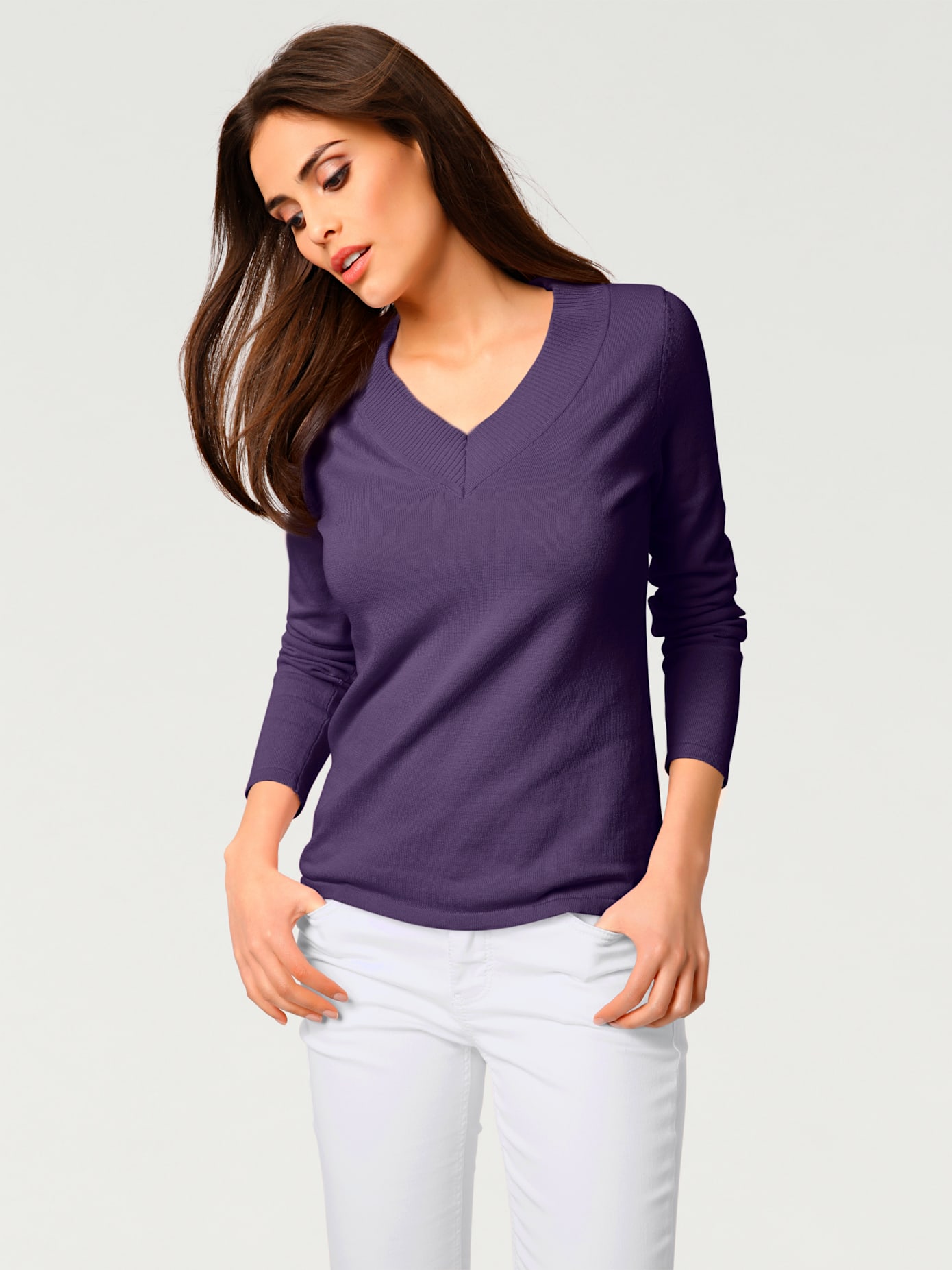 Joli pull basique à encolure en v
