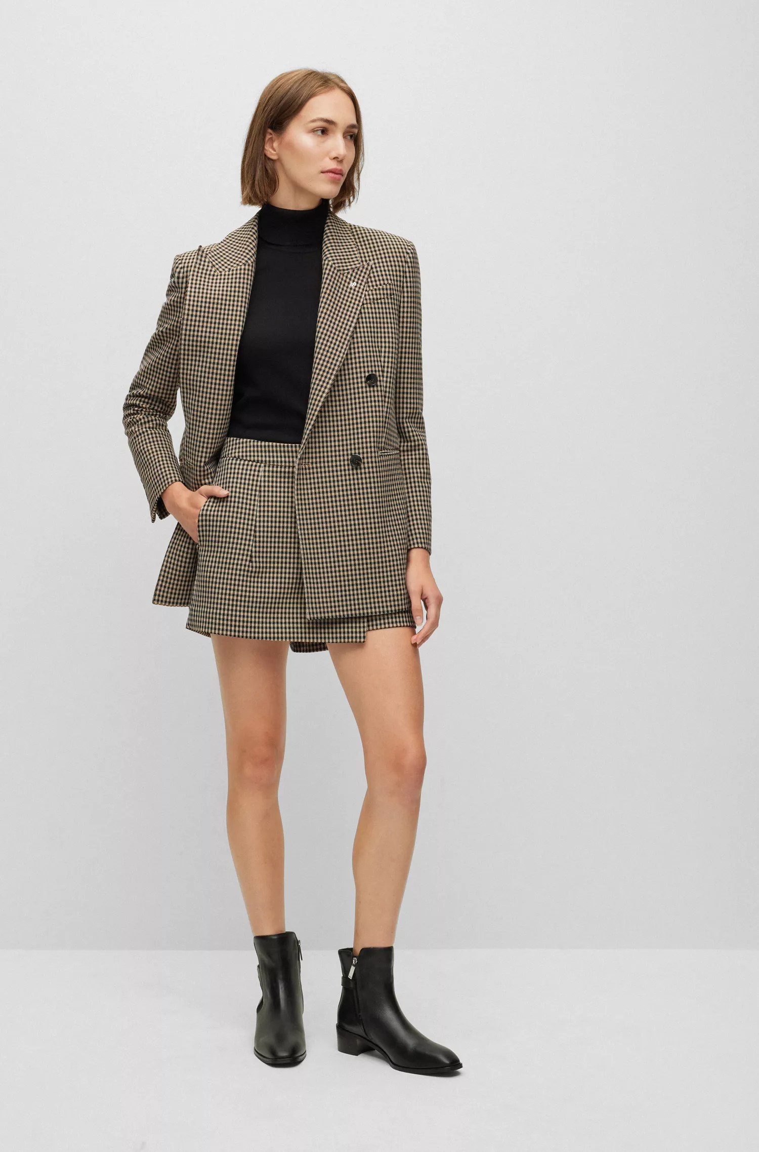 Botas de cano curto BOSS pretas com monograma duplo em couro napa.