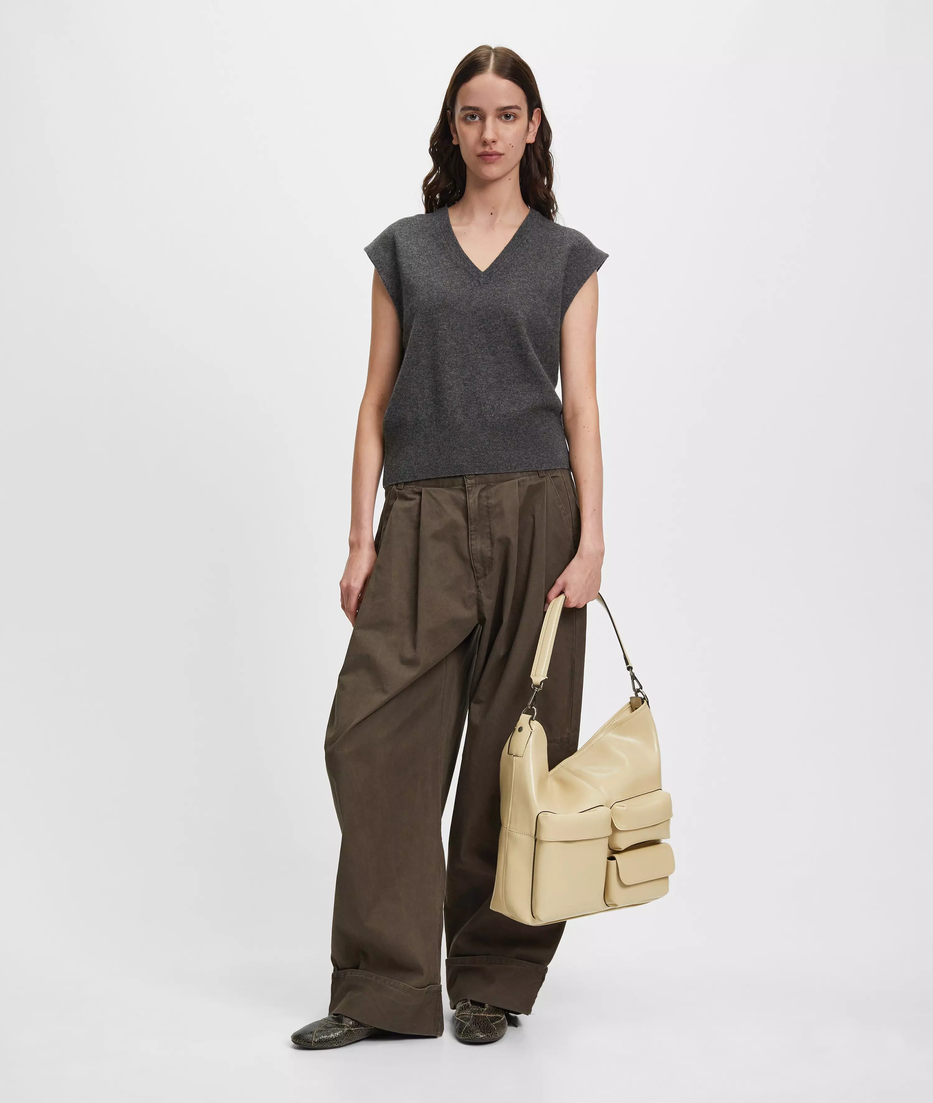 Archive LK 204 Hobo M Spacious shoulder bag in patent leather look with glossy finish