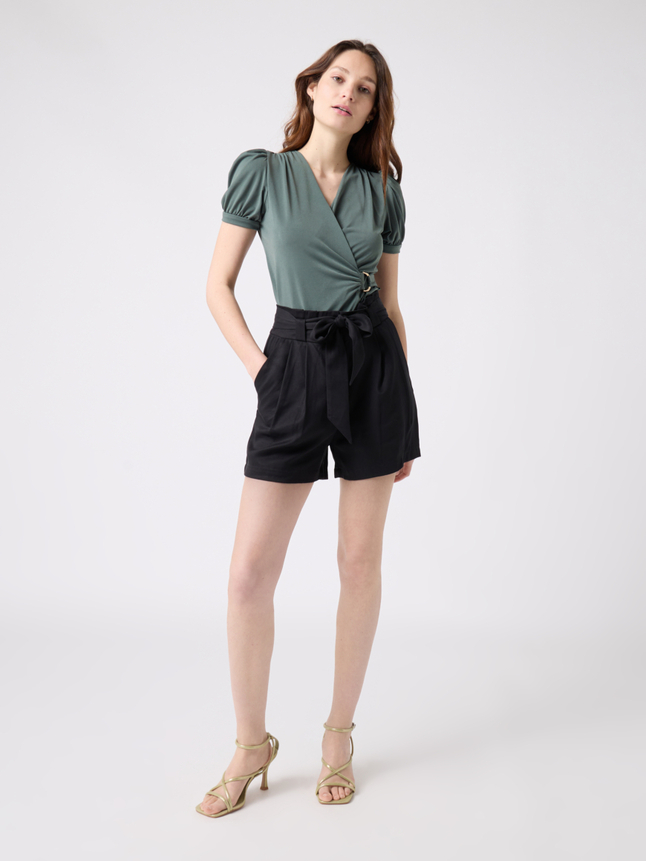 Short fluide ceinturé