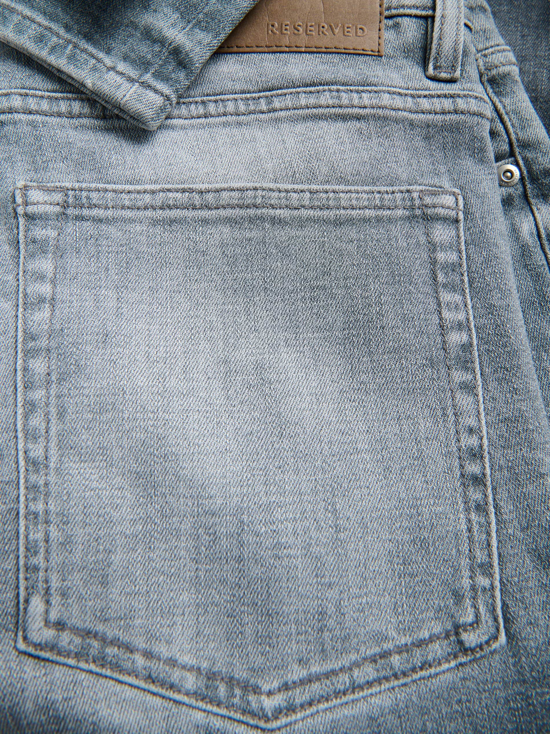 Jeans im Slim-Fit mit Wascheffekt