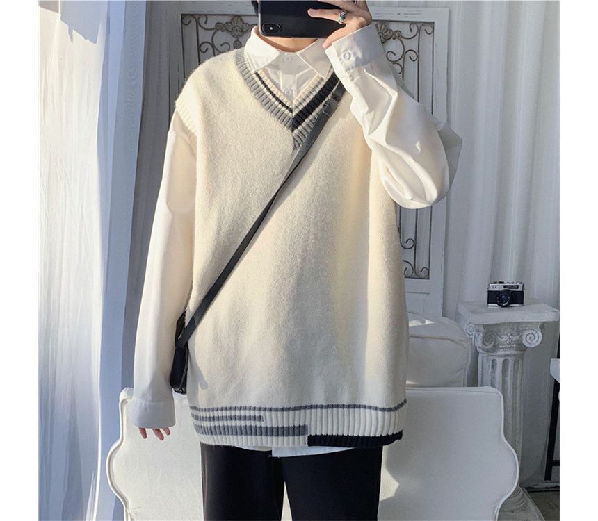 Acrius - Sweatervest met contrasterende rand en V-hals