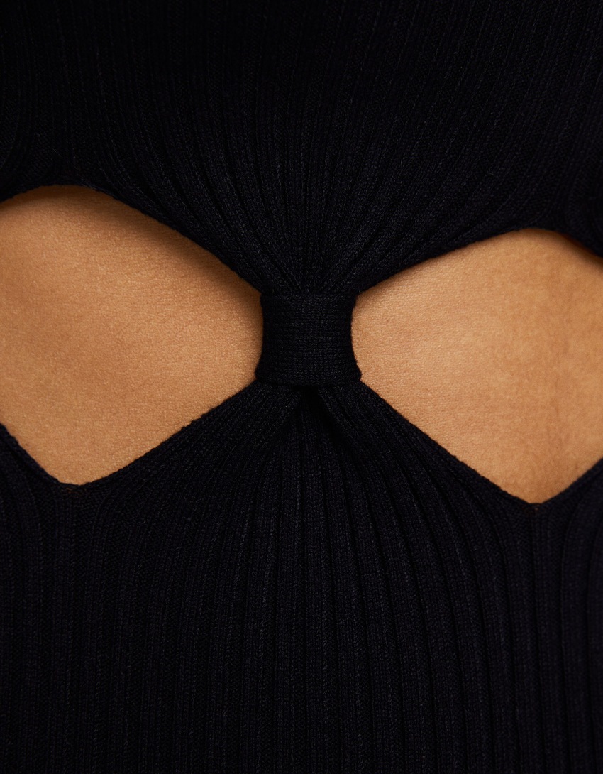 Vestido midi sem mangas em malha canelada com detalhe vazado