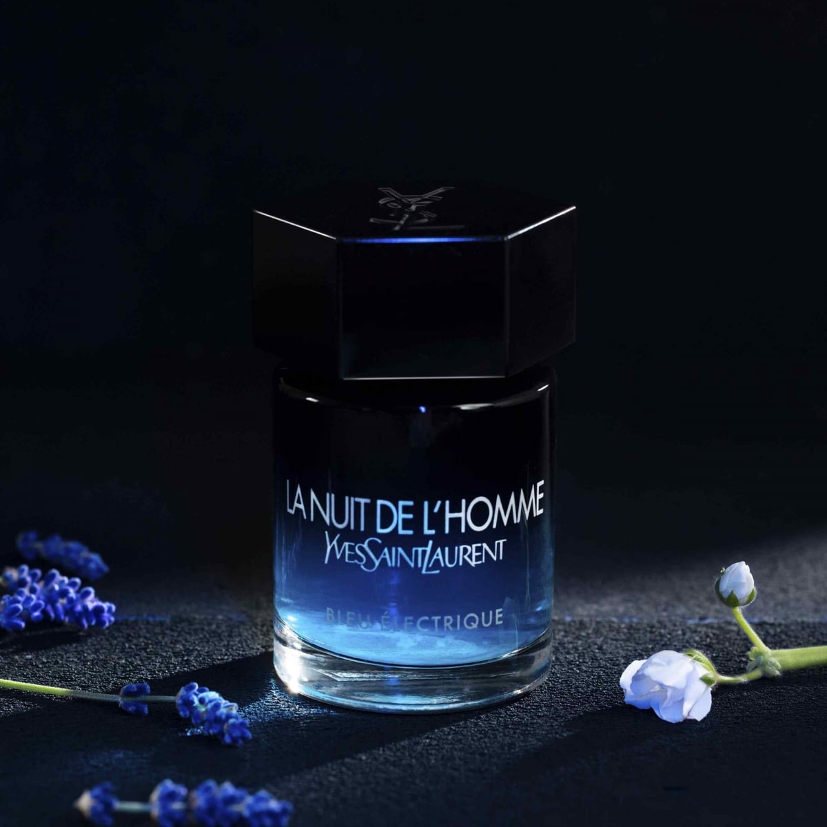 YVES SAINT LAURENT La Nuit de L'Homme Bleu Electrique Eau de Toilette Intense