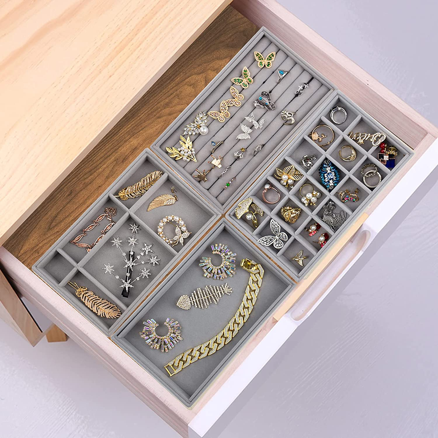 (21x12x3cm) Velour Schmuckschatulle Aufbewahrungsbox Organizer für Ringe / Ohrringe / Armbänder - Style 6 / Grau