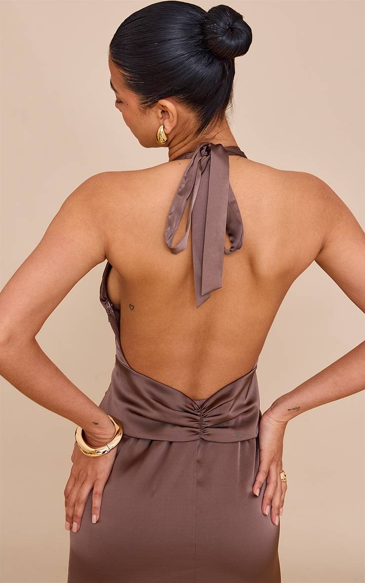 Champignon Robe Longue Évasée En Satin À Col Licou