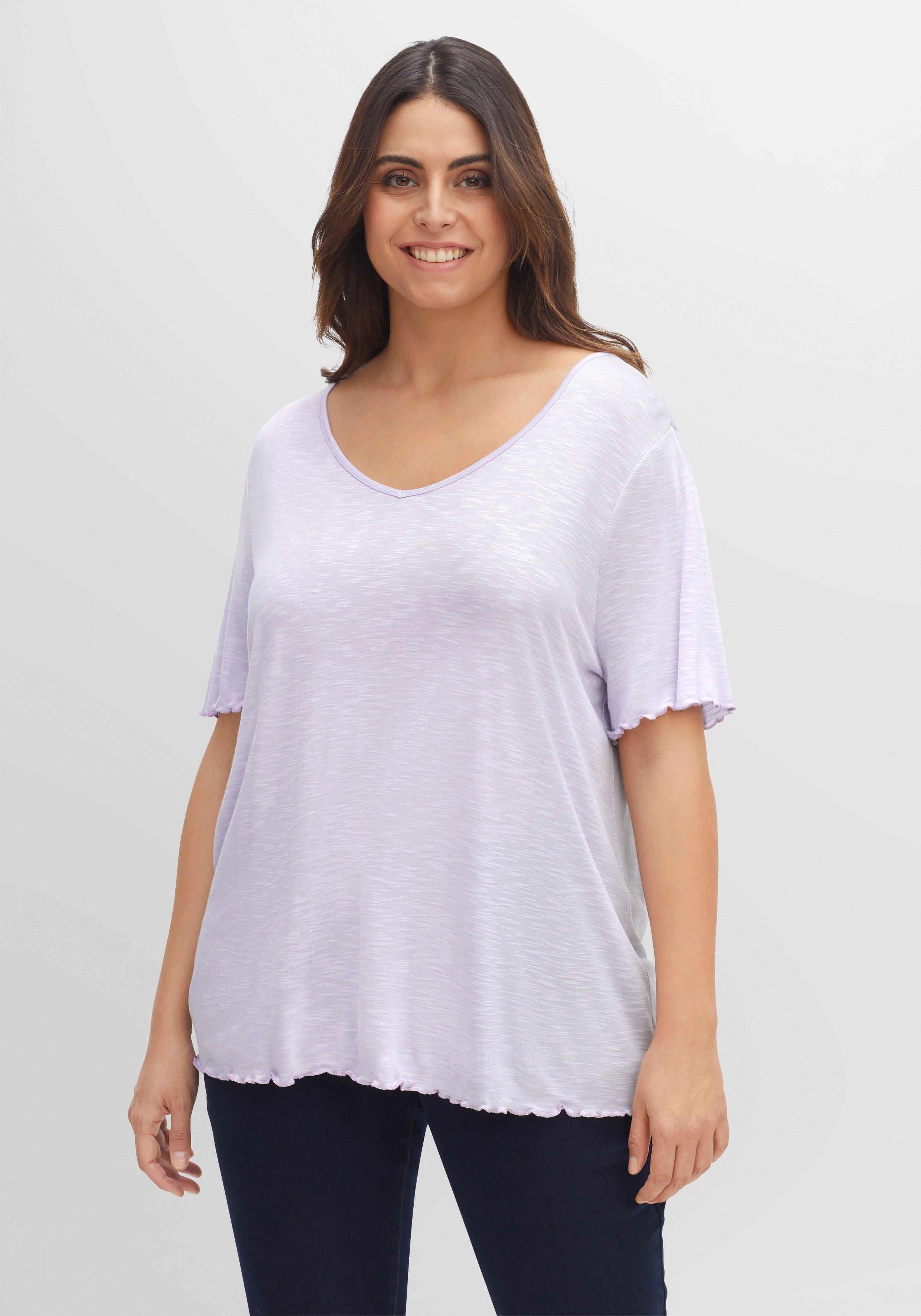 T-Shirt mit V-Ausschnitt und Rollkanten