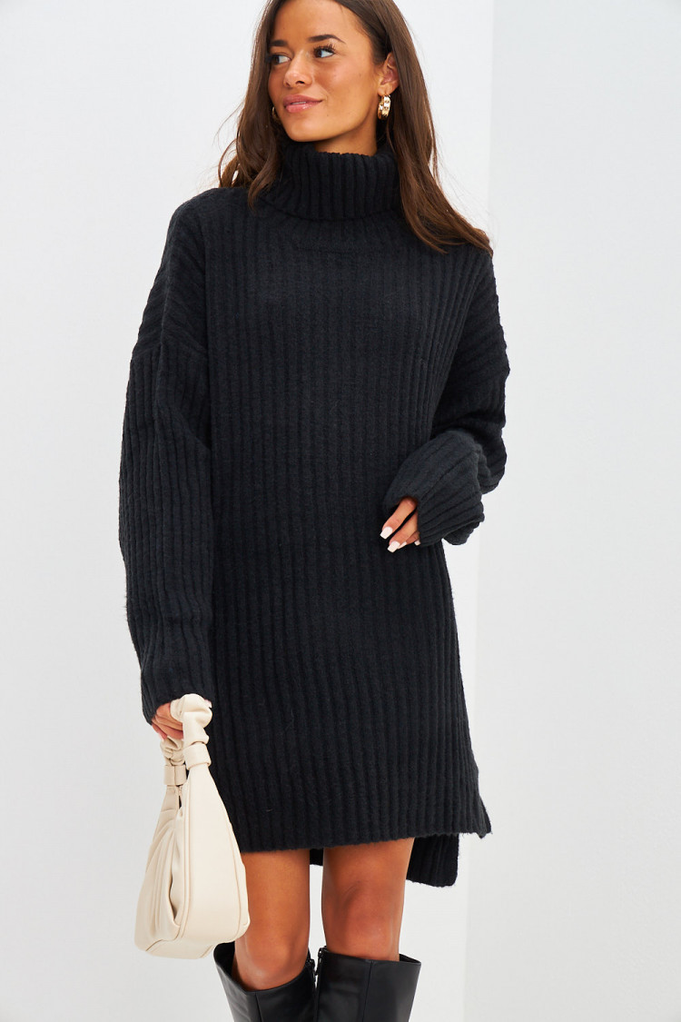 Robe pull courte en maille noire à col roulé