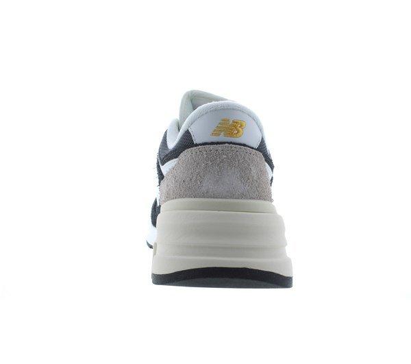 New Balance 977R Trainers