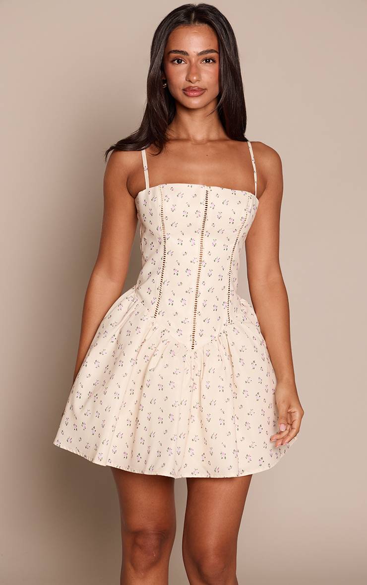 Butter Yellow Robe Courte Droite Petite Taille À Taille Basse, Encolure Carrée Et Imprimé Floral