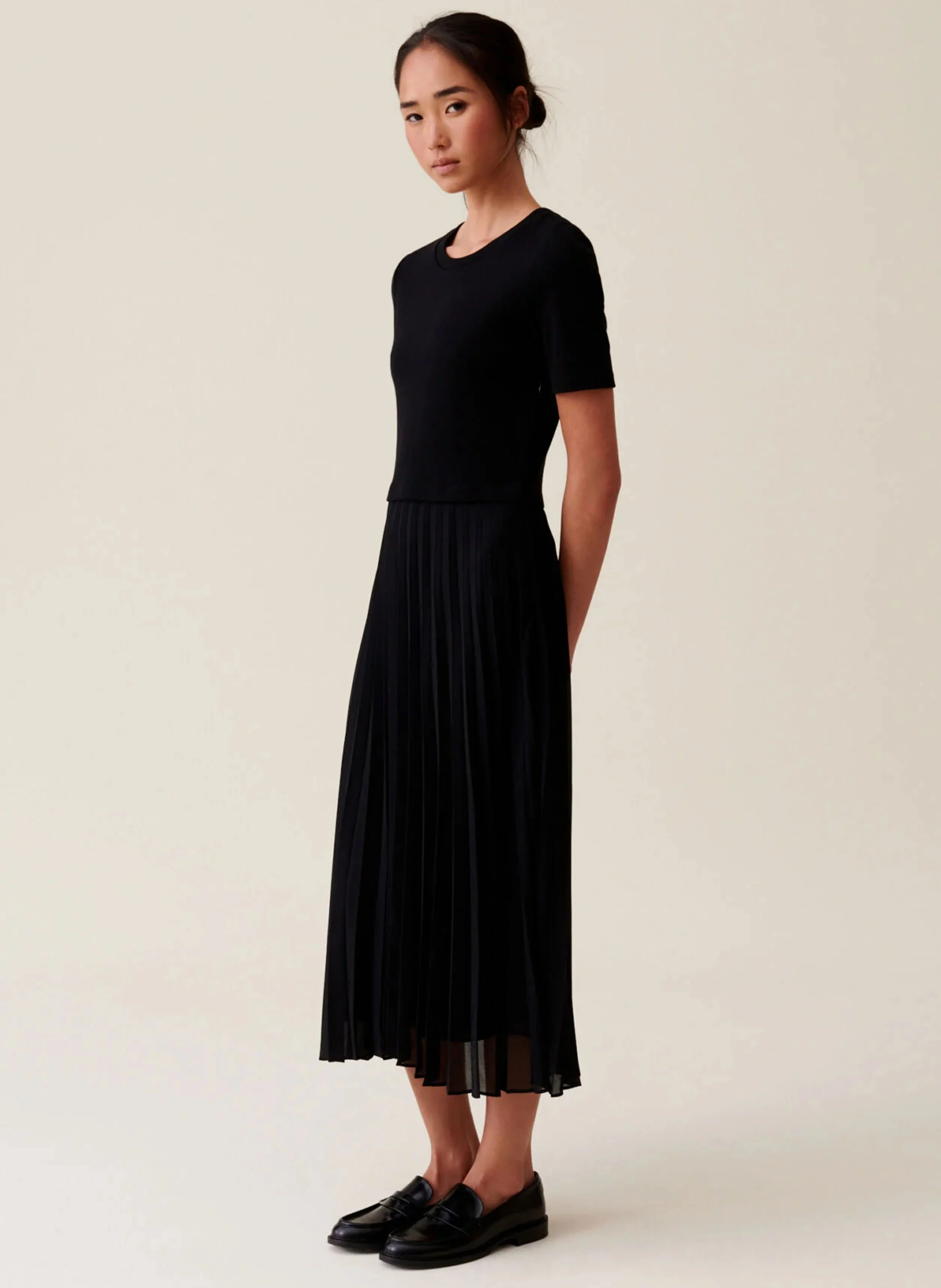 Robe longue col rond plissée | Noir