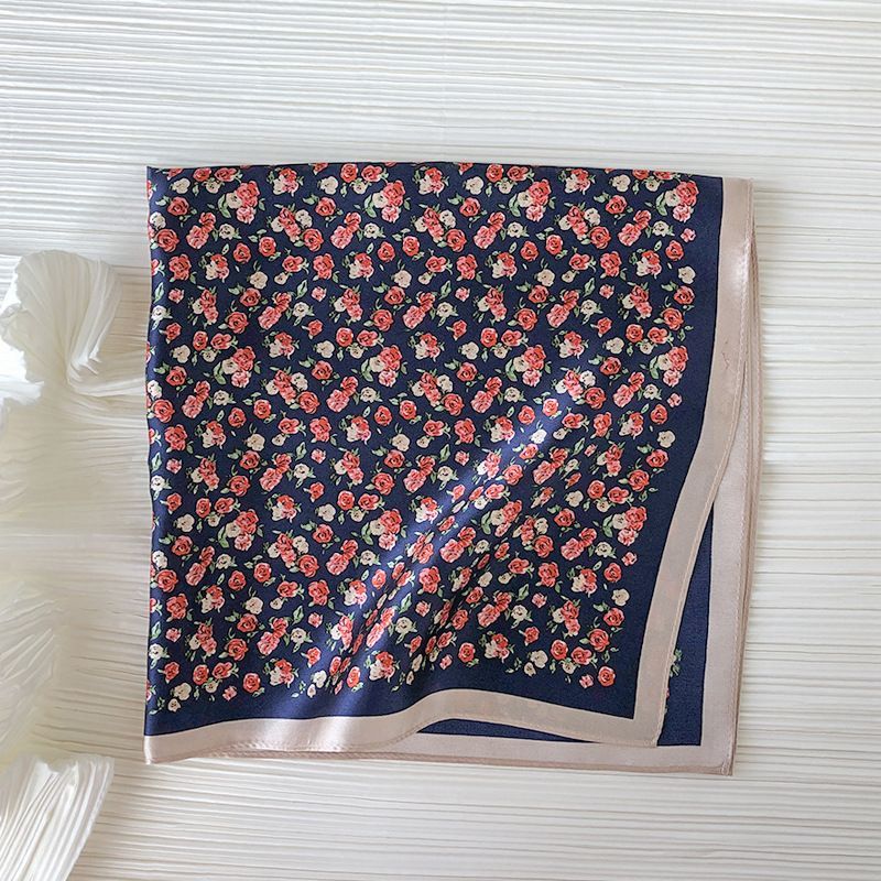 Frior - Zijden sjaal met bloemenprint