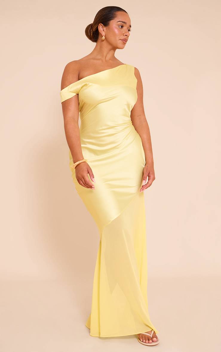 Pale Yellow Robe Maxi Moulante En Satin À Épaules Dénudées Et Ourlet Transparent Contrasté