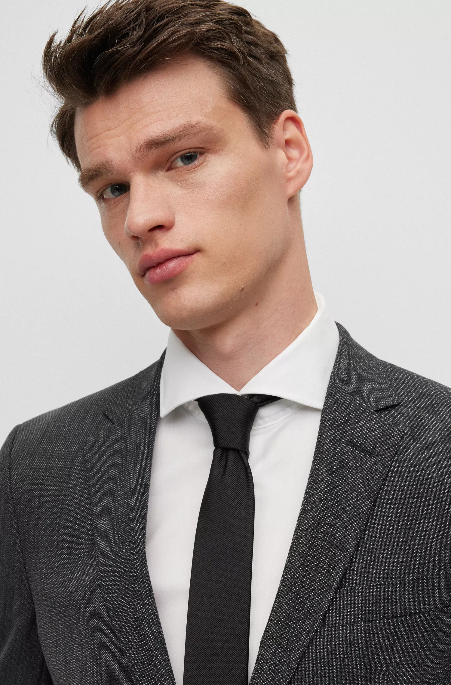 Terno BOSS preto slim-fit em mistura de lã com microestampa
