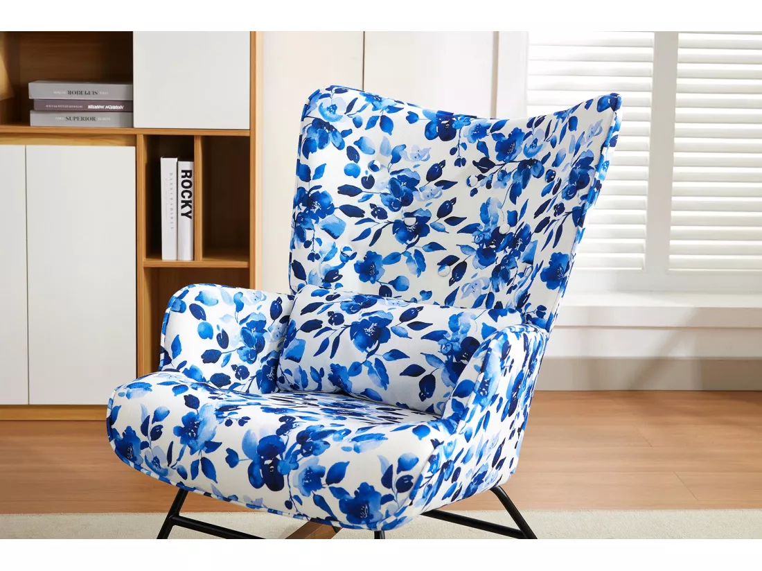 Fauteuil à bascule en velours élégant avec cadre métallique et base en bois pour une chambre sophistiquée