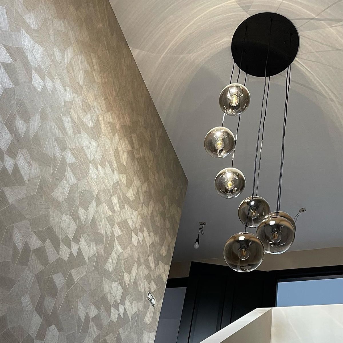Smart hanglamp zwart met goud glas 7-lichts incl. 7 Wifi A60 - pallon
